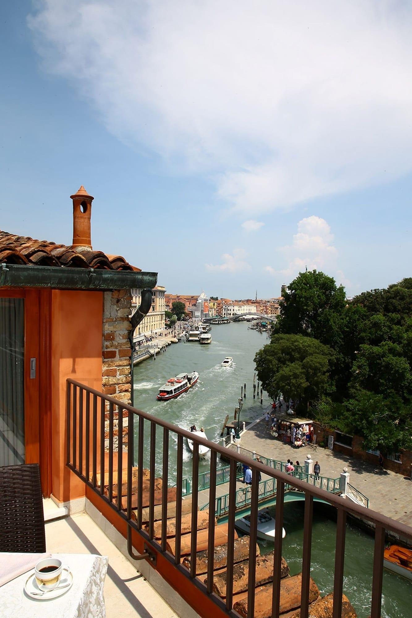 Hotel Santa Chiara Venecia Exterior foto